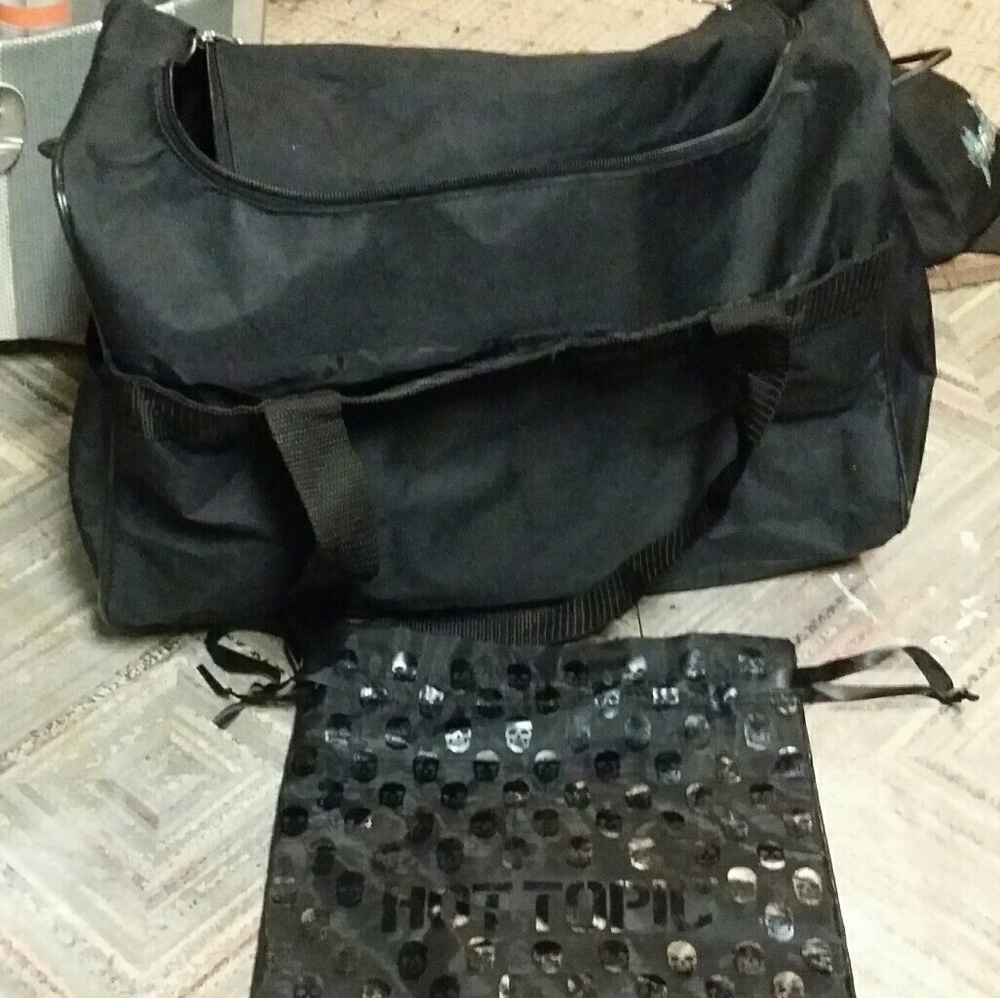 Small duffle bag with small drawstring bag